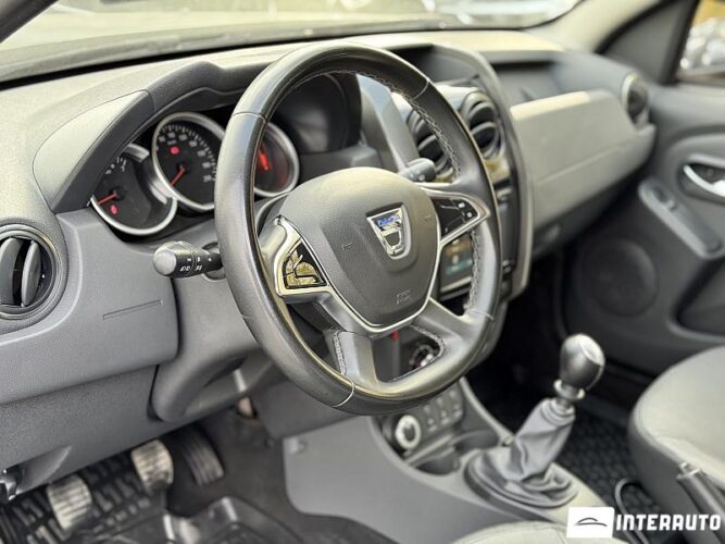 Dacia Duster 38 interauto-car