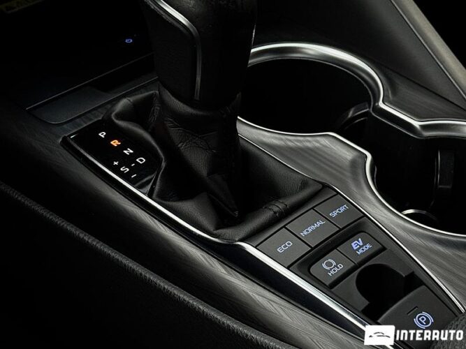 Toyota Camry 52 interauto-car