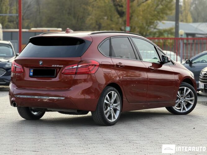 BMW 225XE 34 interauto-car