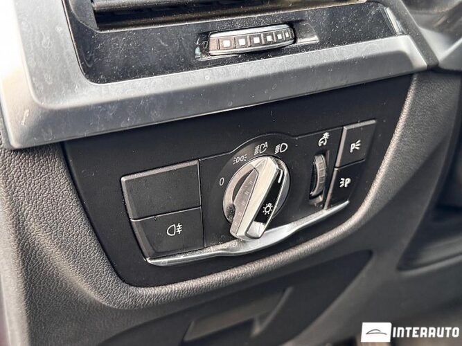 BMW X3 2.0D 38 interauto-car