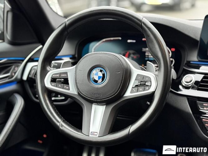 BMW 520e 44 interauto-car