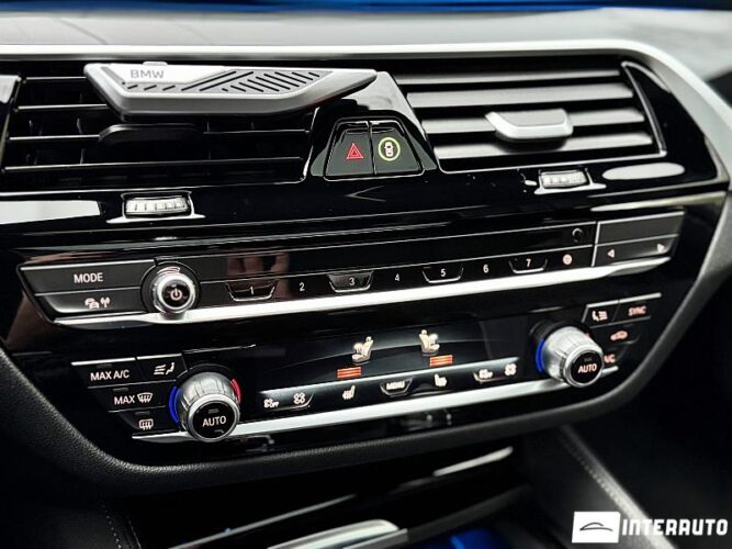 BMW 520e 48 interauto-car