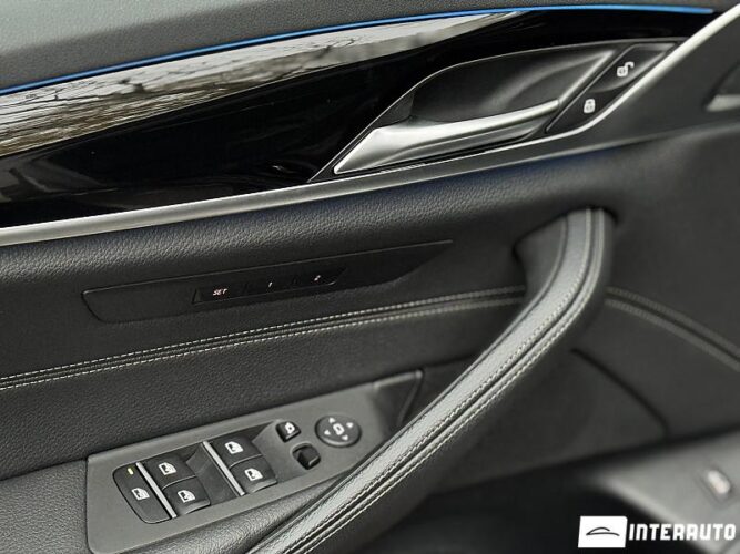 BMW 520e 40 interauto-car