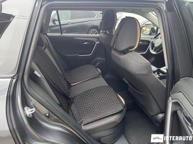 Toyota Rav-4 47 interauto-car