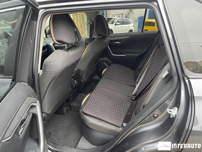 Toyota Rav-4 46 interauto-car