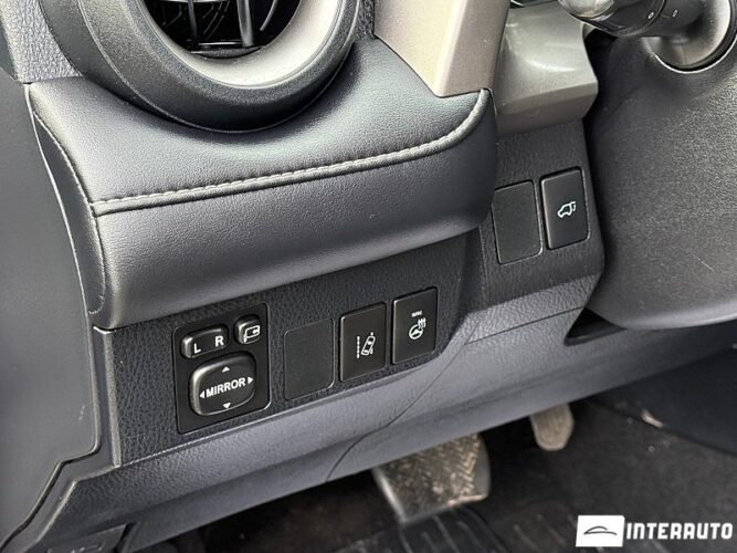 Toyota Rav-4 36 interauto-car