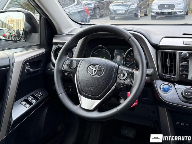 Toyota Rav-4 38 interauto-car