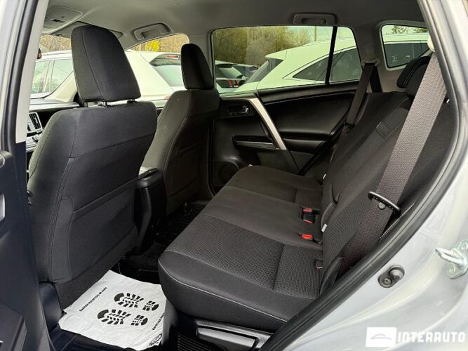 Toyota Rav-4 45 interauto-car