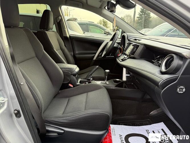 Toyota Rav-4 43 interauto-car