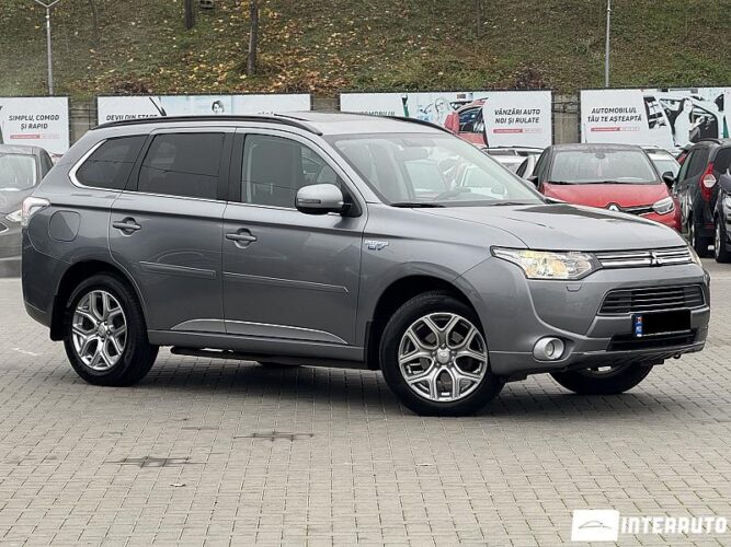 Mitsubishi Outlander 34 interauto-car