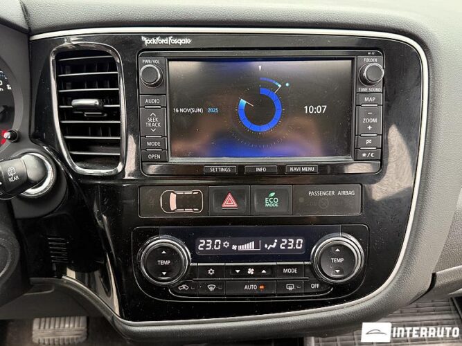 Mitsubishi Outlander 42 interauto-car