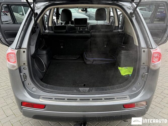 Mitsubishi Outlander 55 interauto-car