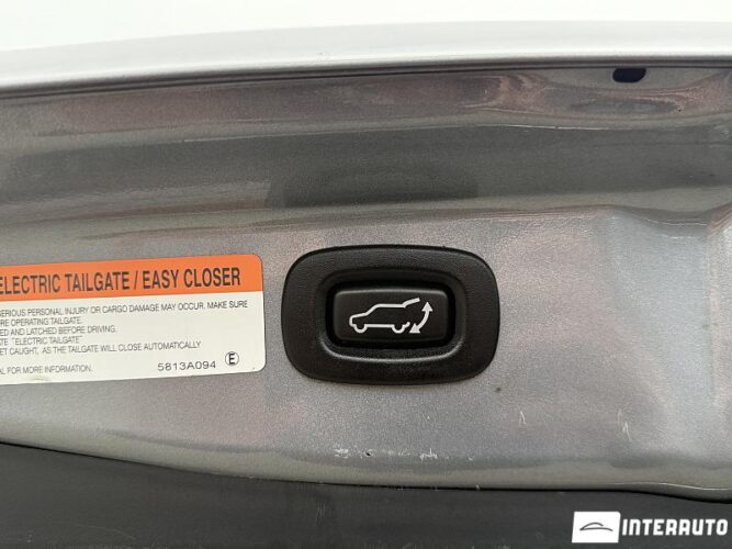 Mitsubishi Outlander 56 interauto-car