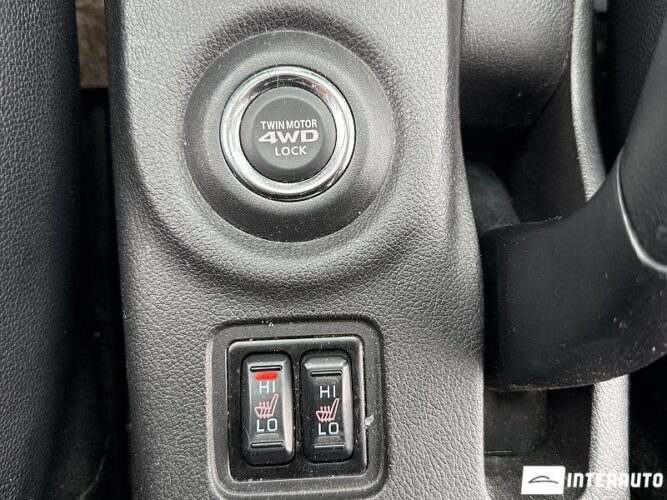 Mitsubishi Outlander 45 interauto-car