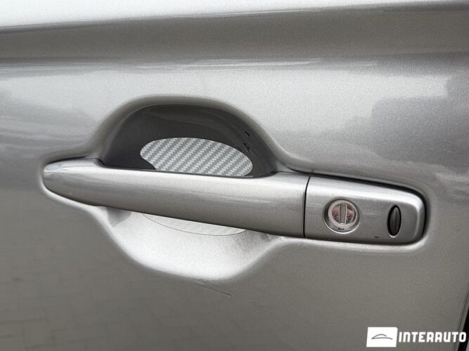 Mitsubishi Outlander 51 interauto-car