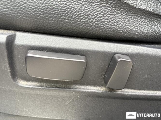 Mitsubishi Outlander 54 interauto-car