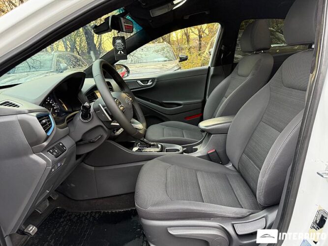 Hyundai Ioniq 33 interauto-car