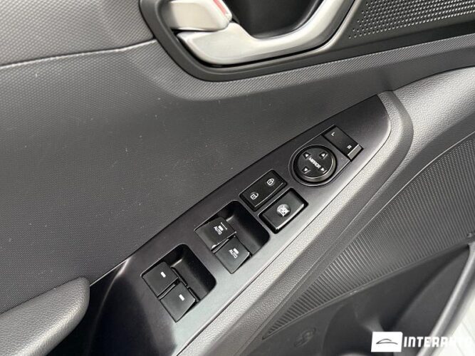 Hyundai Ioniq 34 interauto-car