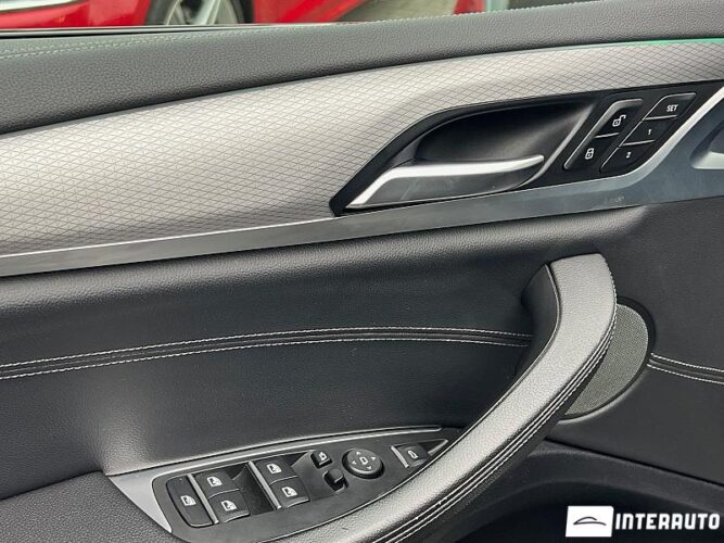 BMW X3 M4.0i 41 interauto-car