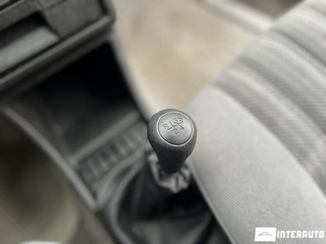 Volkswagen Jetta 34 interauto-car