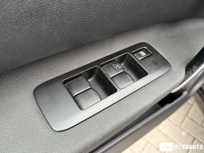 Nissan Qashqai 46 interauto-car