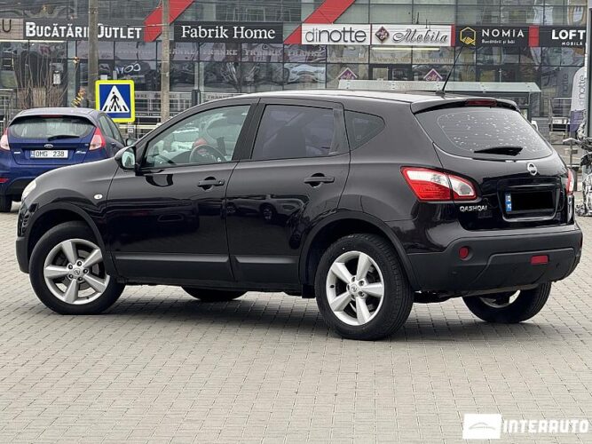 Nissan Qashqai 33 interauto-car