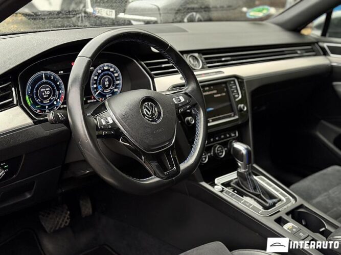 Volkswagen Passat GTE 38 interauto-car