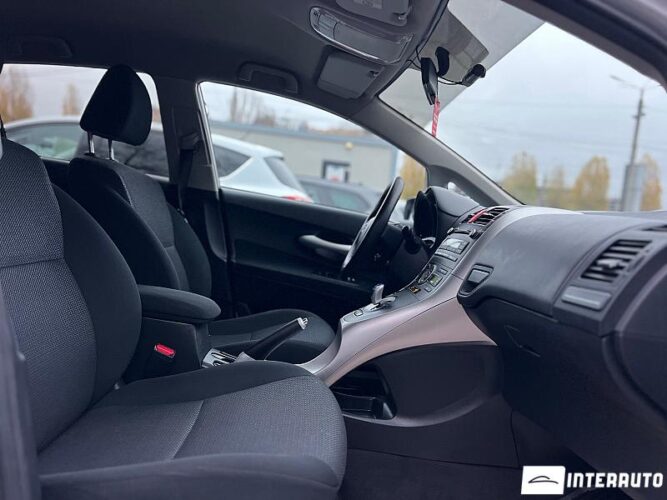 Toyota Auris 43 interauto-car