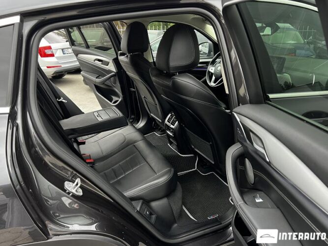 BMW X4 2.0D 50 interauto-car