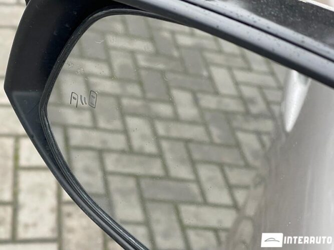 Toyota Venza 33 interauto-car