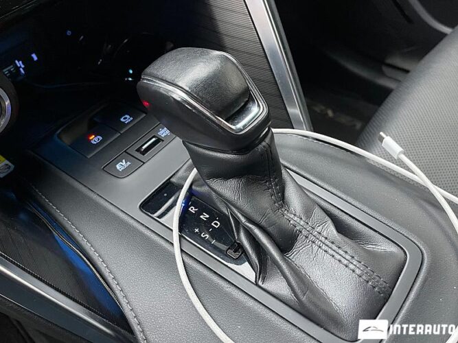 Toyota Venza 42 interauto-car