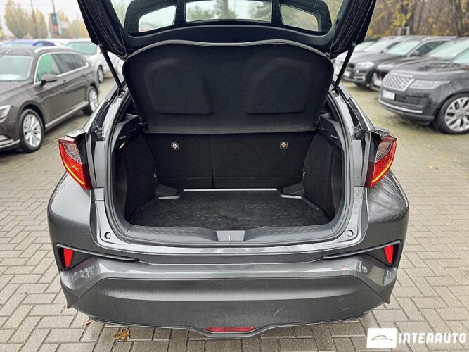 Toyota C-HR 33 interauto-car