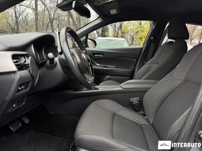 Toyota C-HR 35 interauto-car