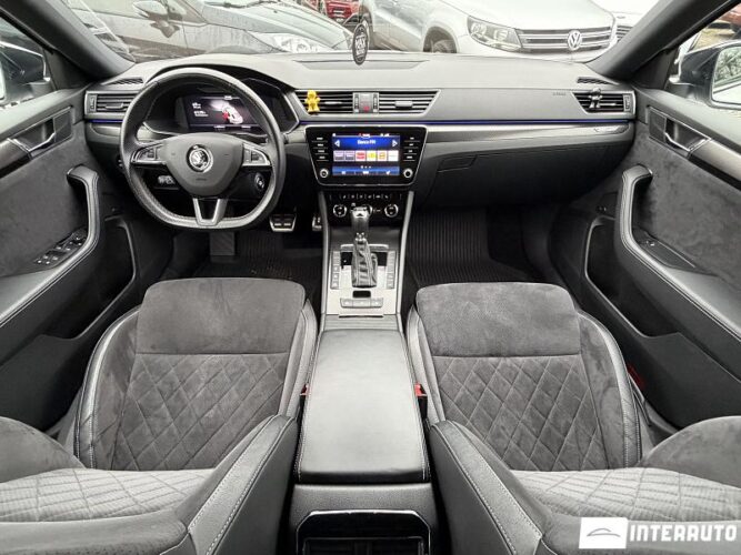 Skoda Superb 42 interauto-car