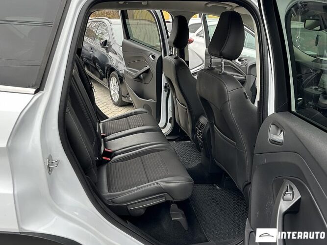 Ford Kuga 44 interauto-car