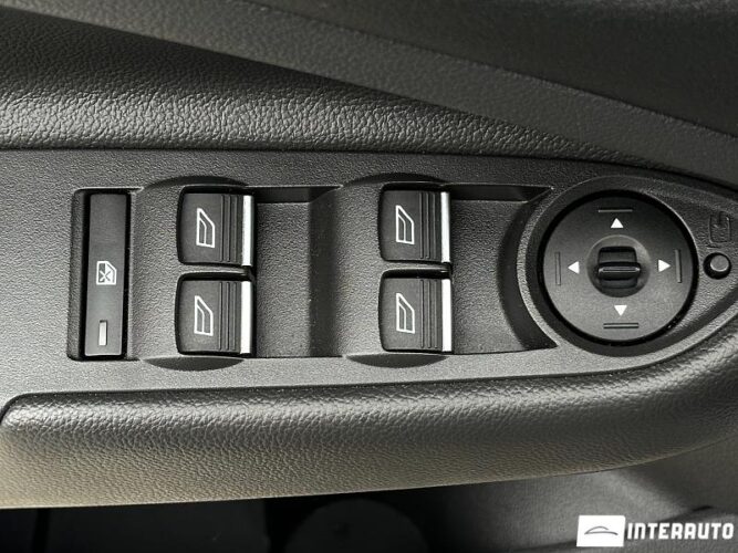 Ford Kuga 47 interauto-car