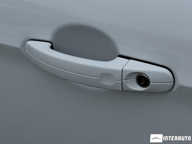 Ford Kuga 48 interauto-car