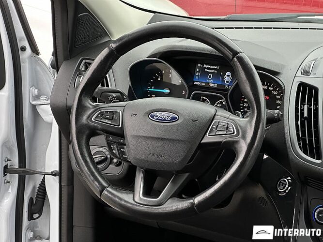 Ford Kuga 37 interauto-car