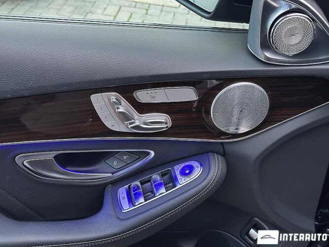 Mercedes C 300 49 interauto-car