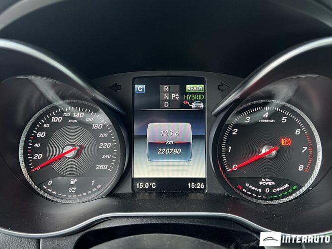 Mercedes C 350e 39 interauto-car