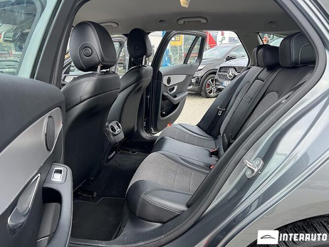 Mercedes C 350e 44 interauto-car