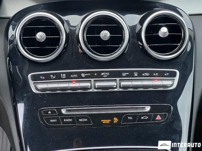 Mercedes C 350e 42 interauto-car