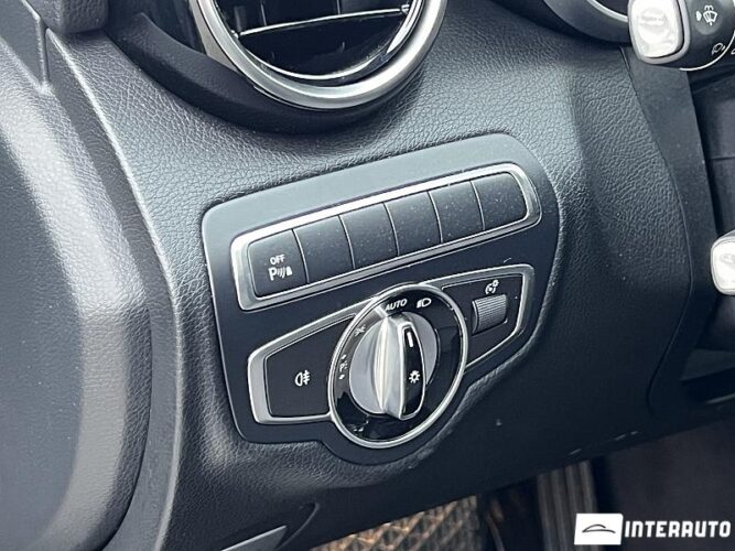 Mercedes C 350e 49 interauto-car