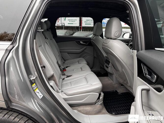 Audi Q7 55 interauto-car
