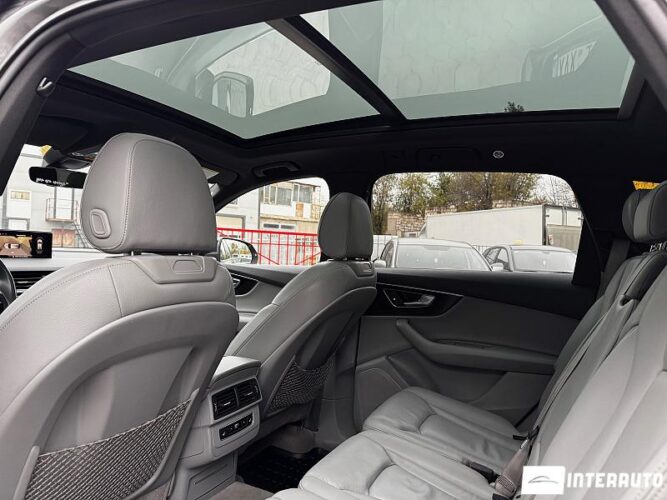 Audi Q7 54 interauto-car