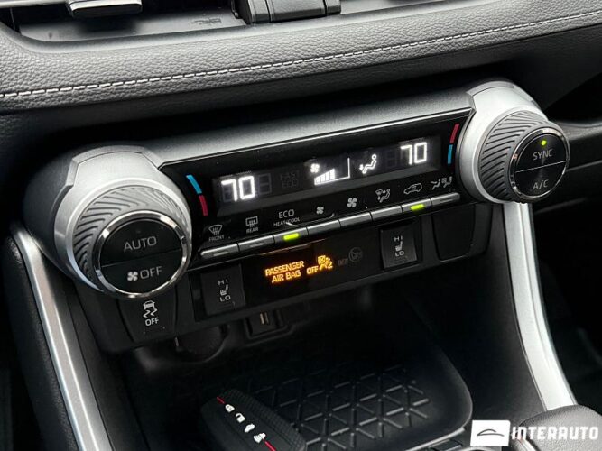 Toyota Rav-4 44 interauto-car