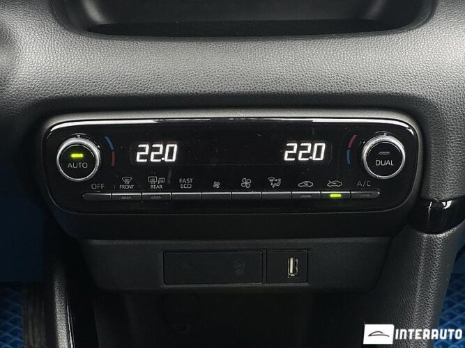 Toyota Yaris 43 interauto-car