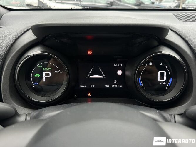 Toyota Yaris 40 interauto-car