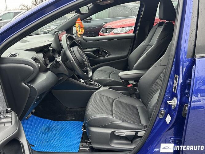 Toyota Yaris 37 interauto-car