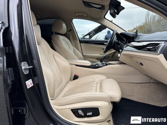 BMW 530e 42 interauto-car